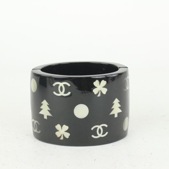 Chanel 05A Black Tree Clover CC Charm Cuff Bangle - Picture 5 of 12